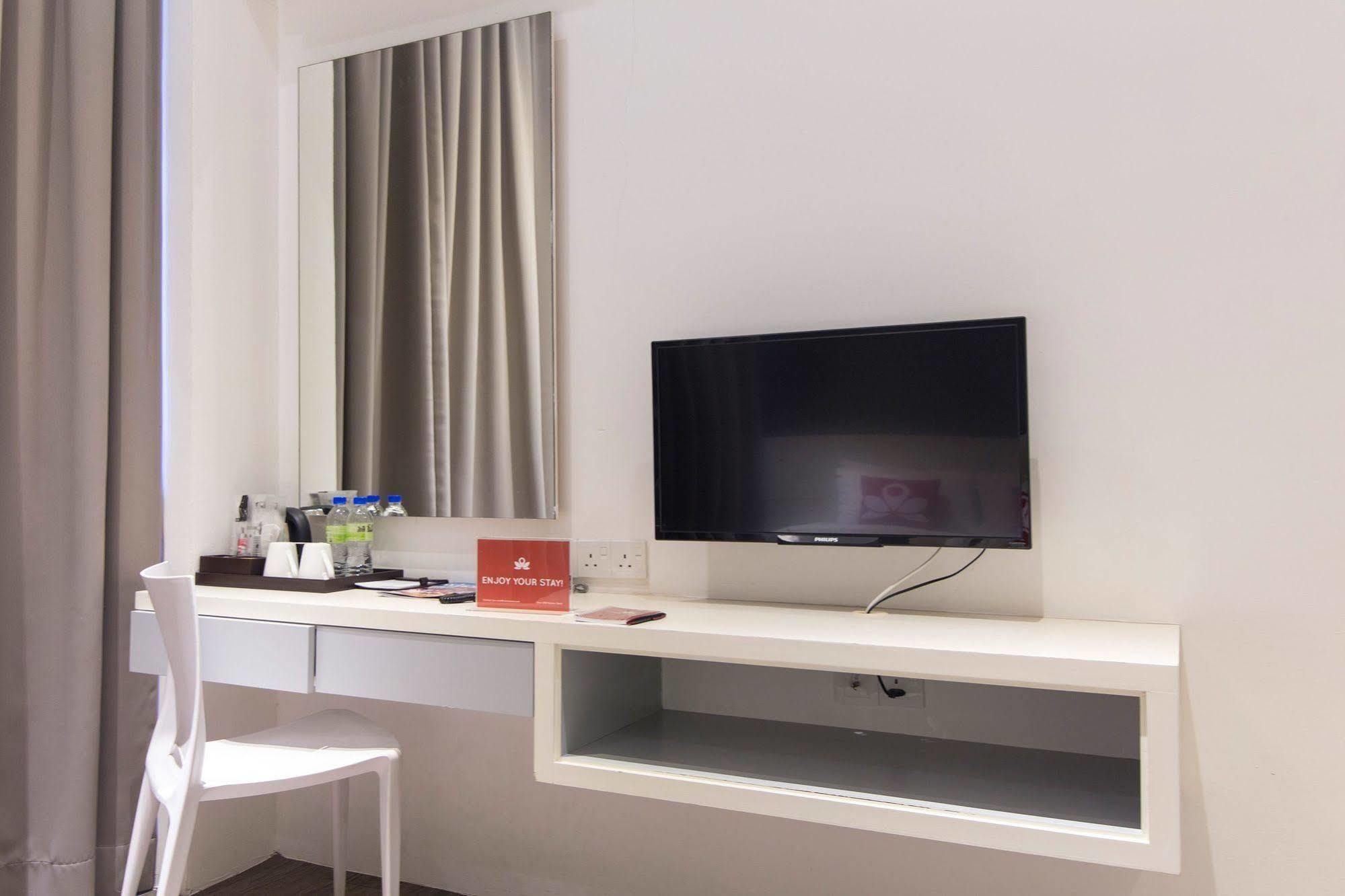 Zen Rooms Macallum جورج تاون المظهر الخارجي الصورة