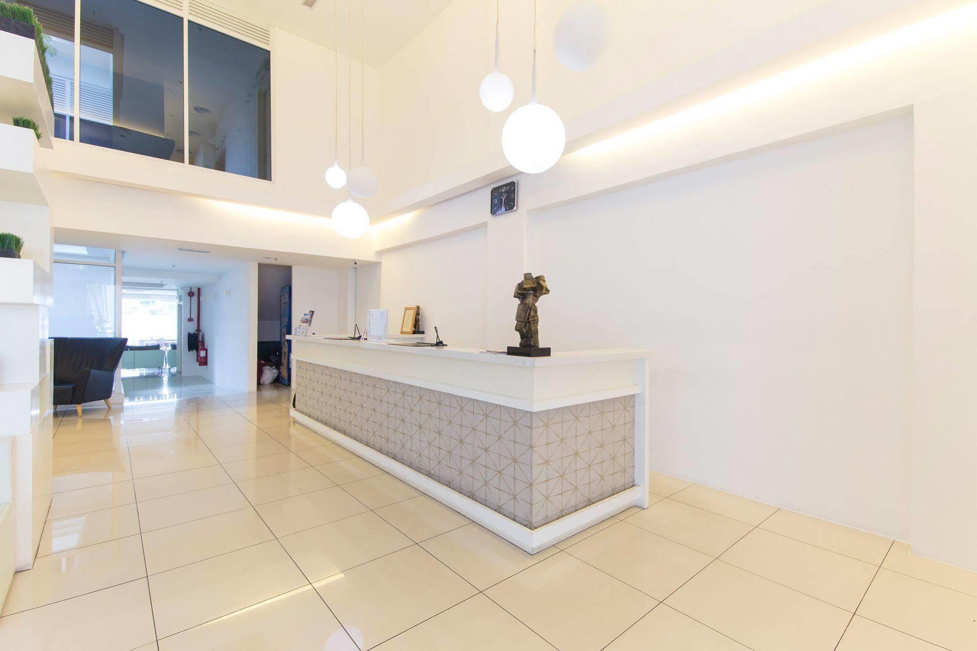 Zen Rooms Macallum جورج تاون المظهر الخارجي الصورة